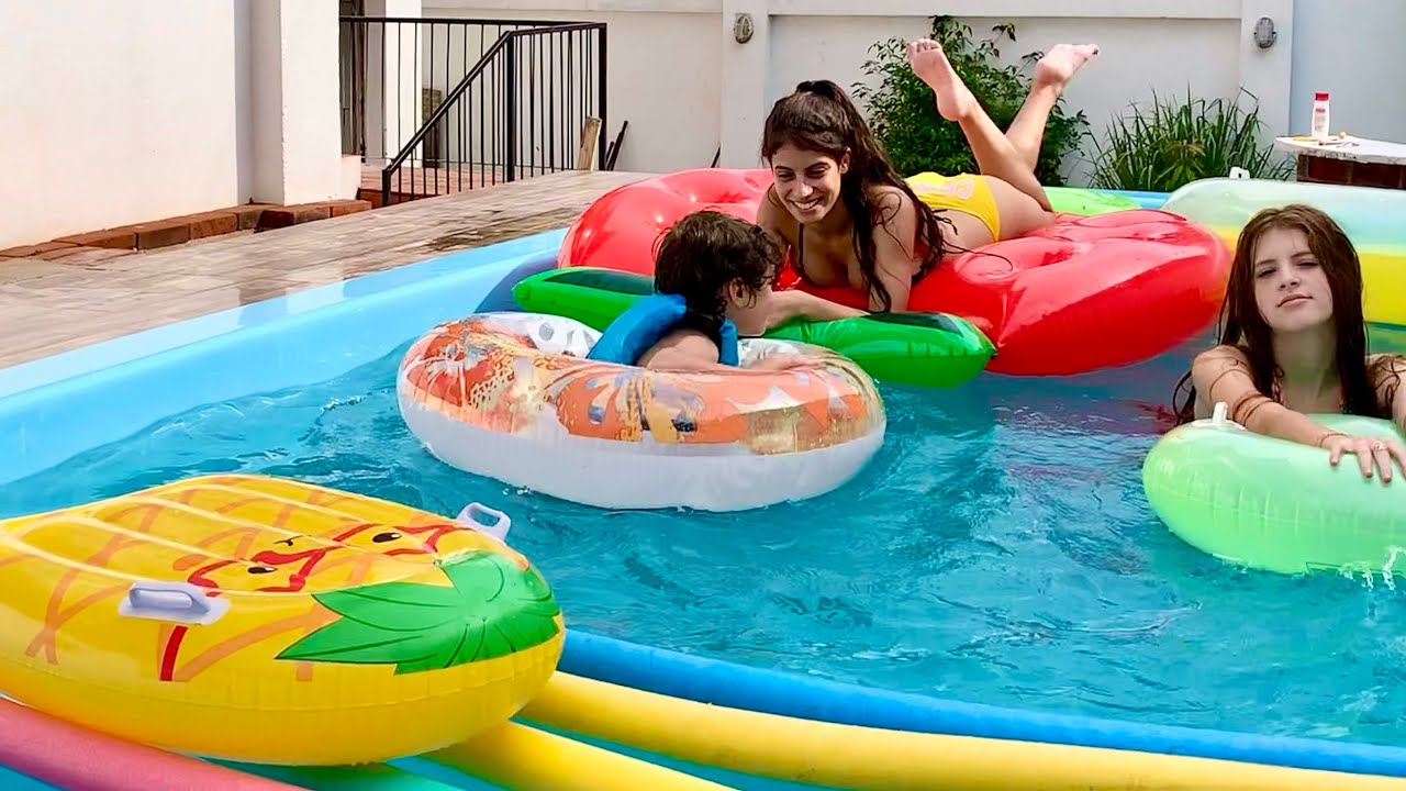 ISABELLE SALTOU NA PISCINA 💦🐬 - Modelo Julinha e Isabelle 💕
