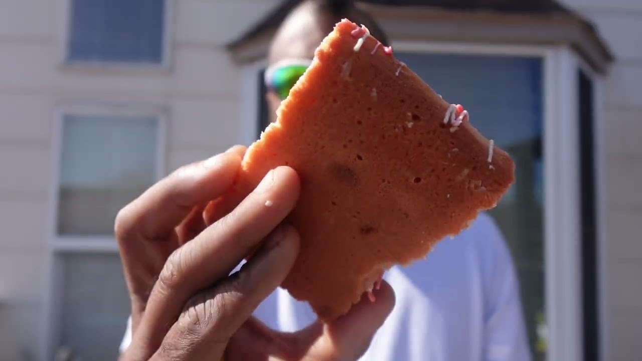 Strawberry Cream Brownies #foryou  #foodreview #lifeisbutadream #minivlog #shortvideo #food  