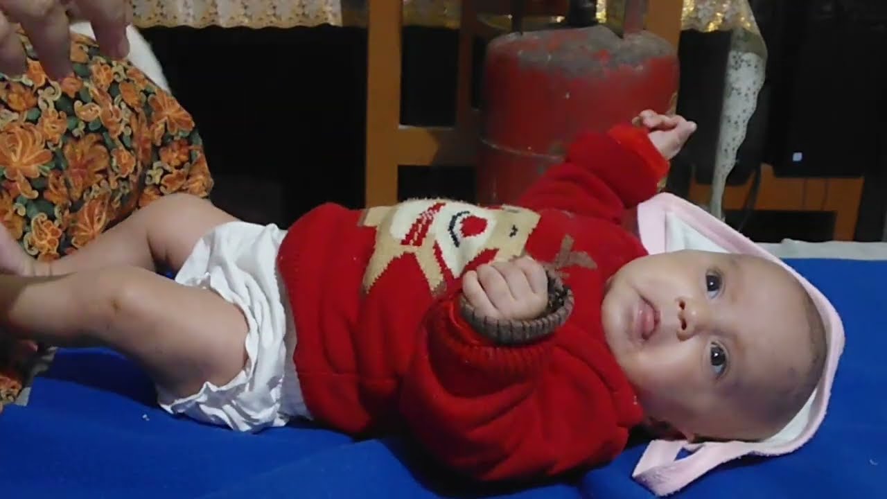 Ayat ka thand me oil massage ho raha Day 6 | 1 month babygirl ayat's morning routine @cutieayat01 