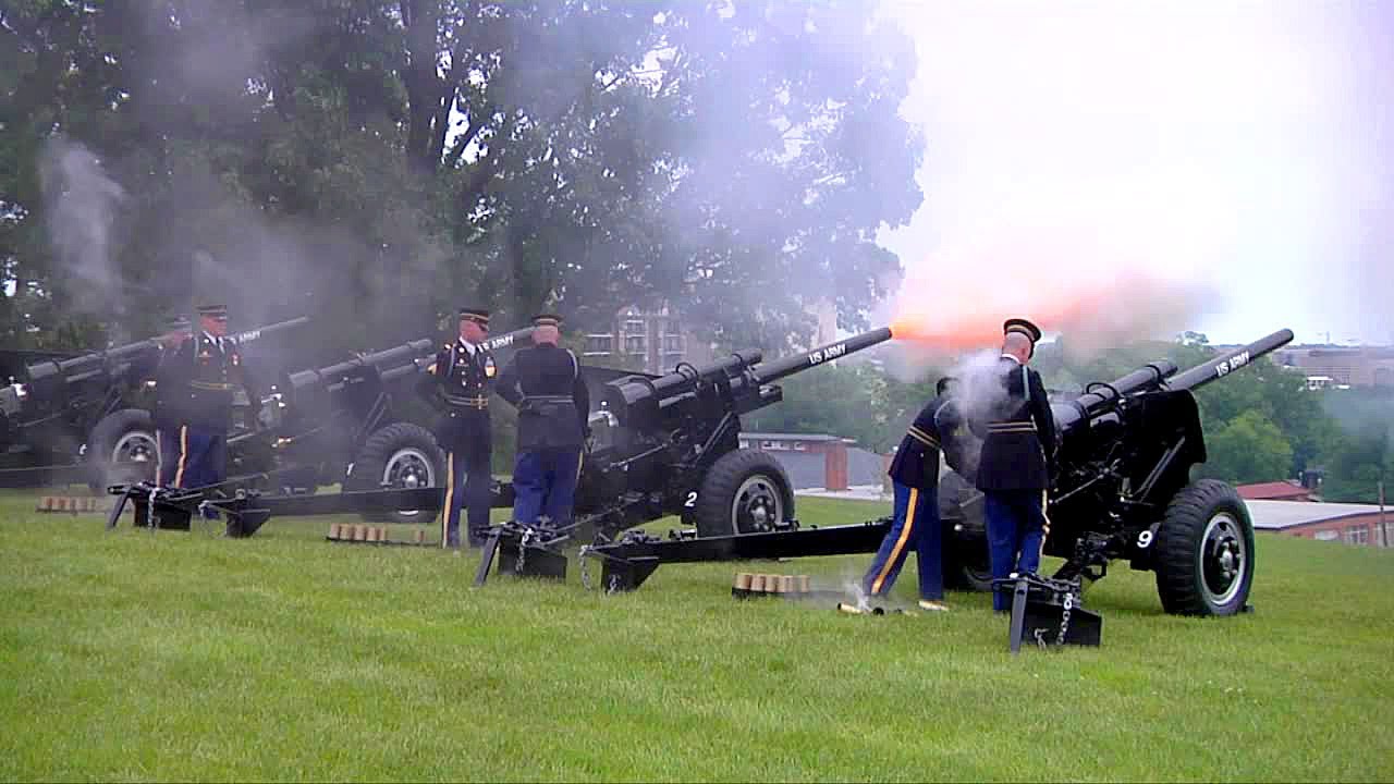 21-Gun Salute on Memorial Day 2013 - Presidential Salute Battery