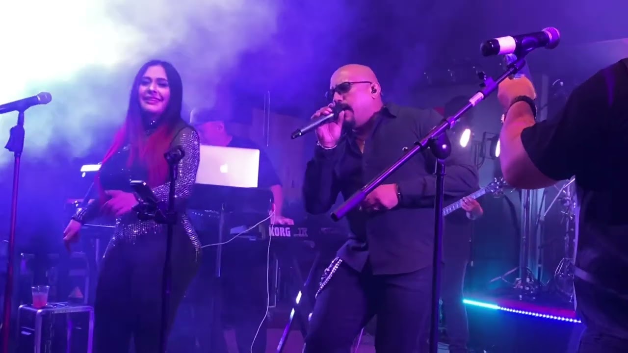 Mike Gonzalez and the Iconiczz -