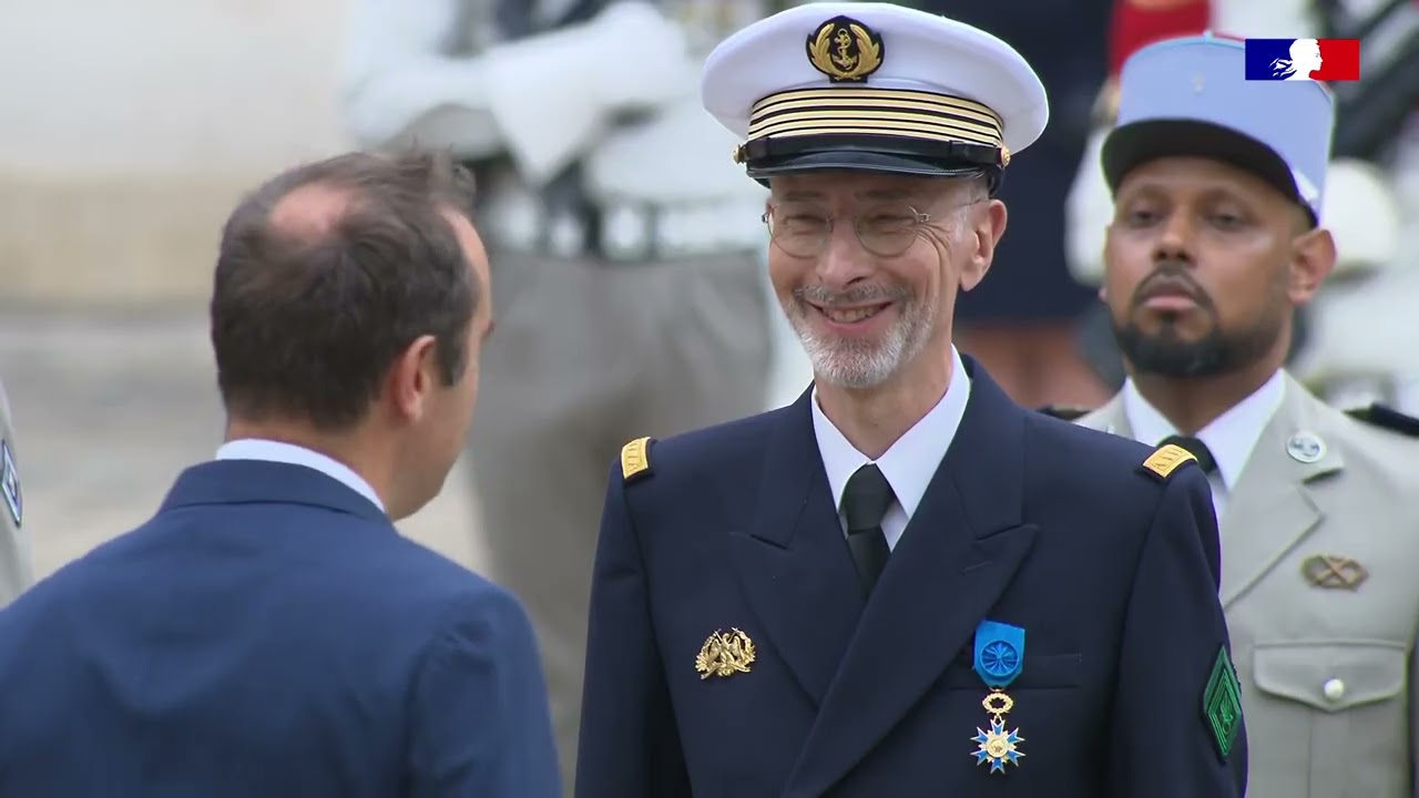 Cérémonie en l’honneur des réservistes militaires dans la Cour d’honneur des Invalides