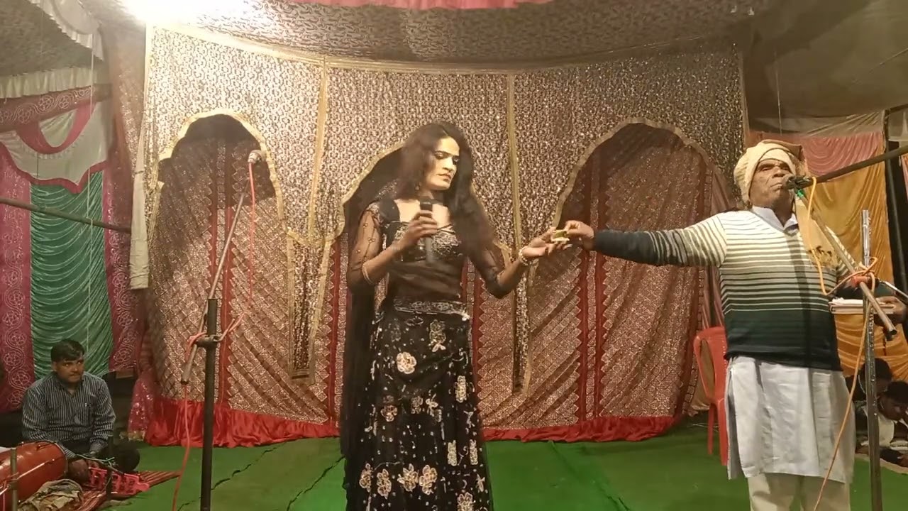 छोटू डांसर द्वारा भीम गीत। आओ आओ हमरे भीमा जी के लाल दलितों पर विपता टूटी परी । मित्रा जी 9839173393