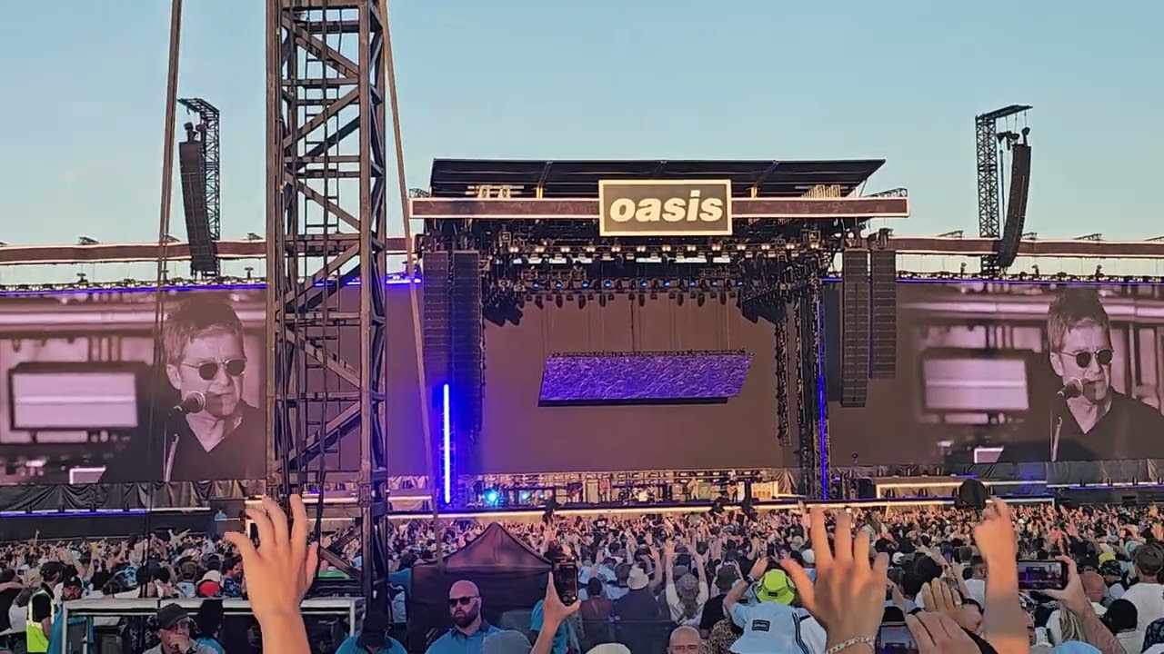 Oasis - Half The World Away @ Heaton Park, Manchester 12/17/25