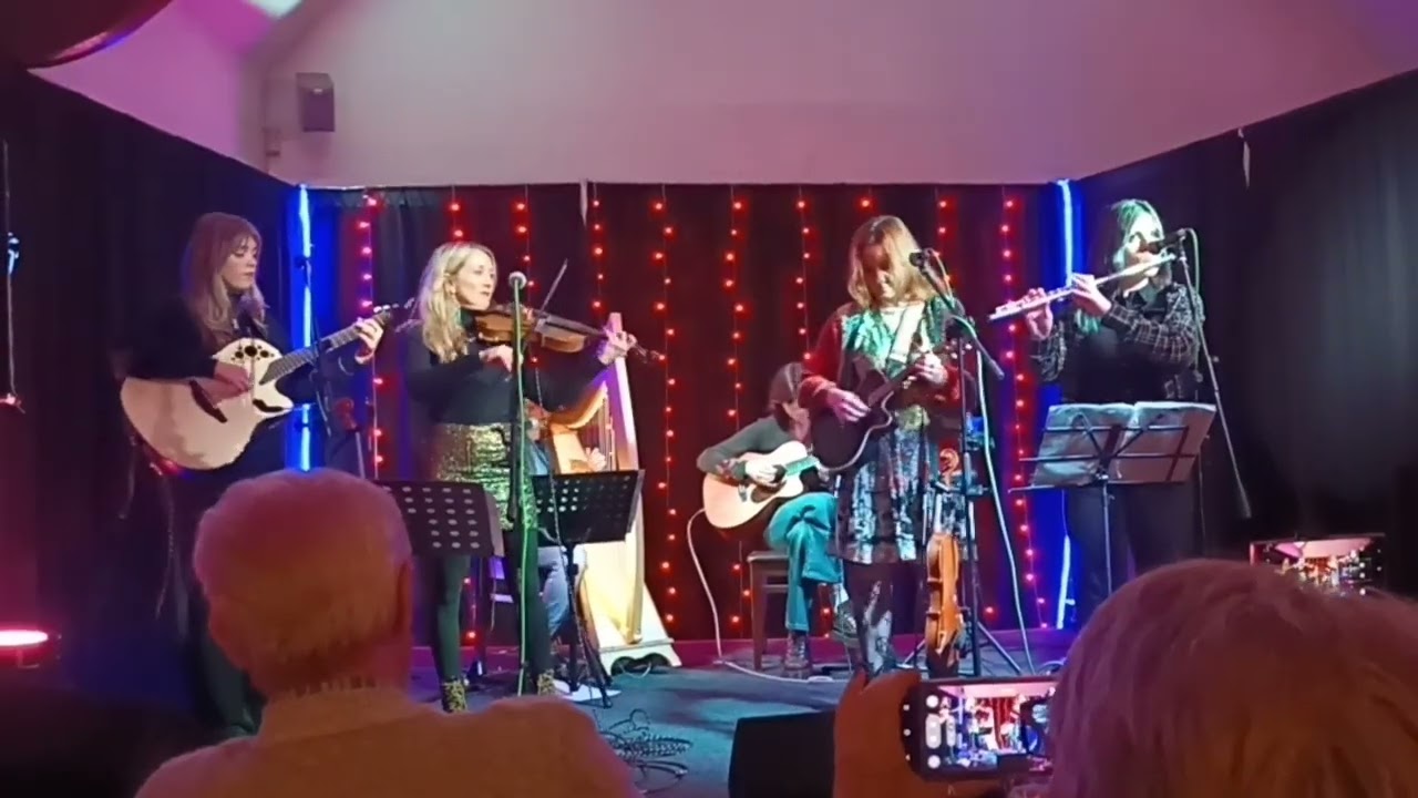Triquetra - Harvest Moon (Neil Young cover)