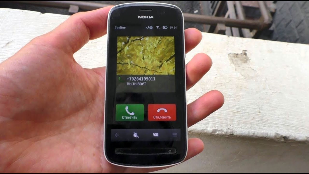 Nokia 808 PureView incoming call