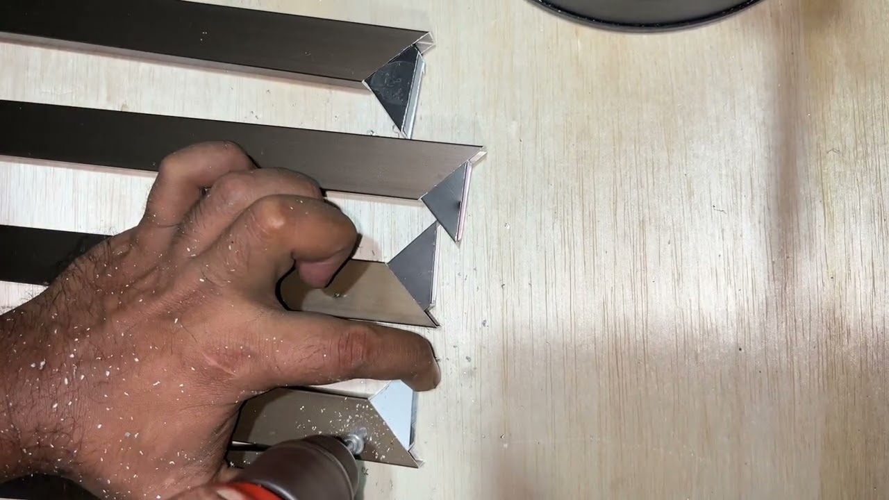 Elbow joint