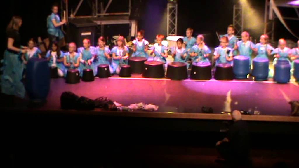 Rhythm on Trash (percussieworkshop) door Somnium Music Nicole ter Morsche