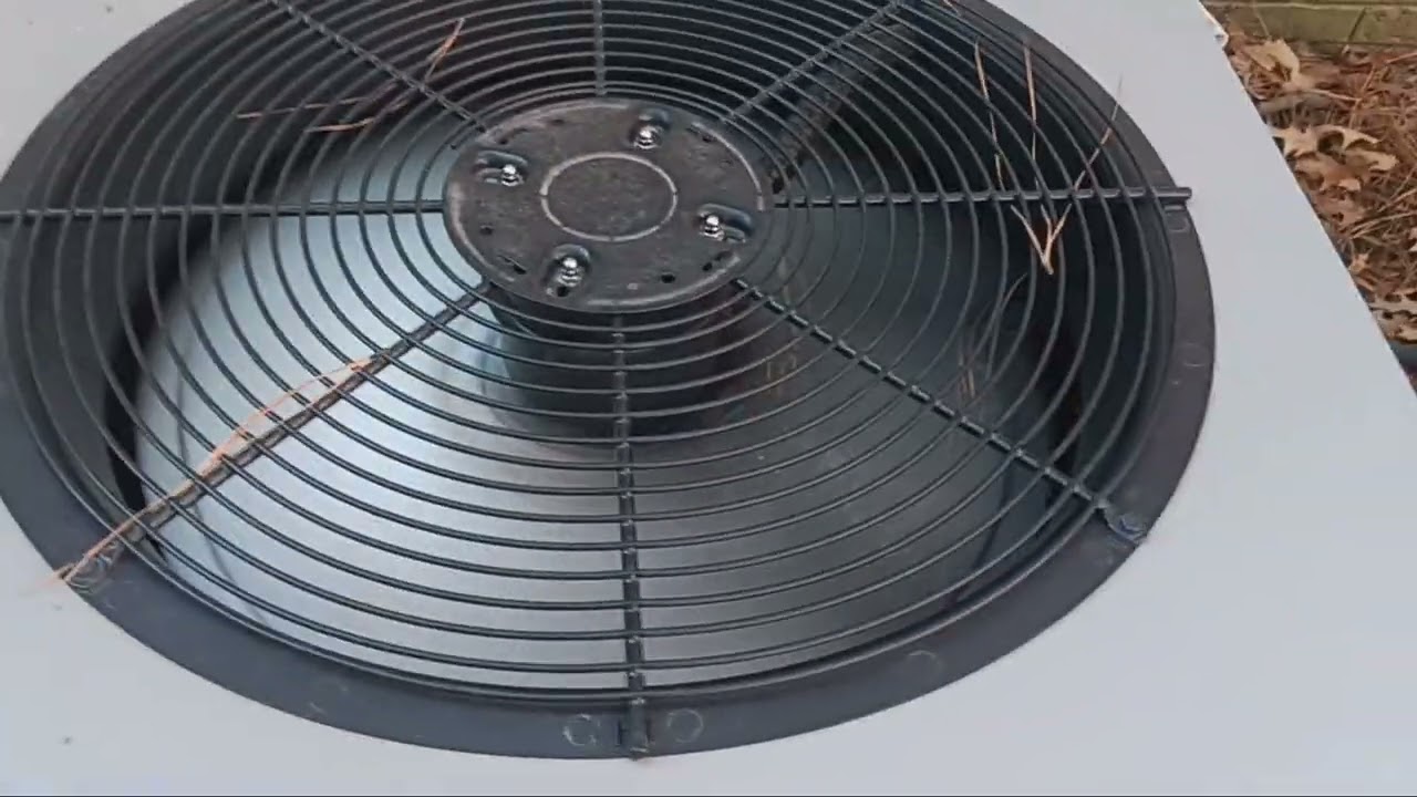 My Granddad's upstairs 2024 2 stage 1.5 ton Weatherking heat pump startup/shutdown in Heat Mode