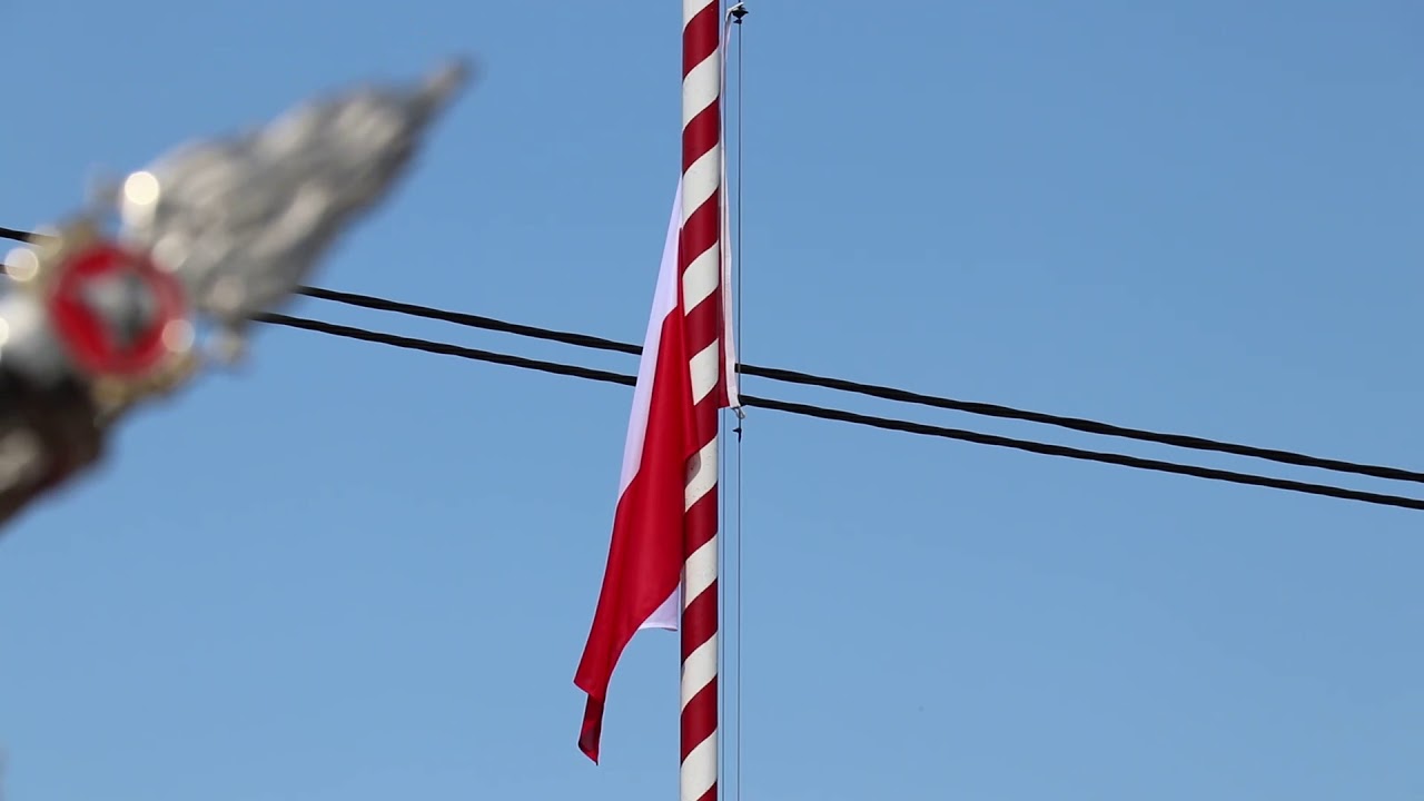 Powiatowe Święto Strażaka w Zwoleniu  Podniesienie flagi państwowej Trim
