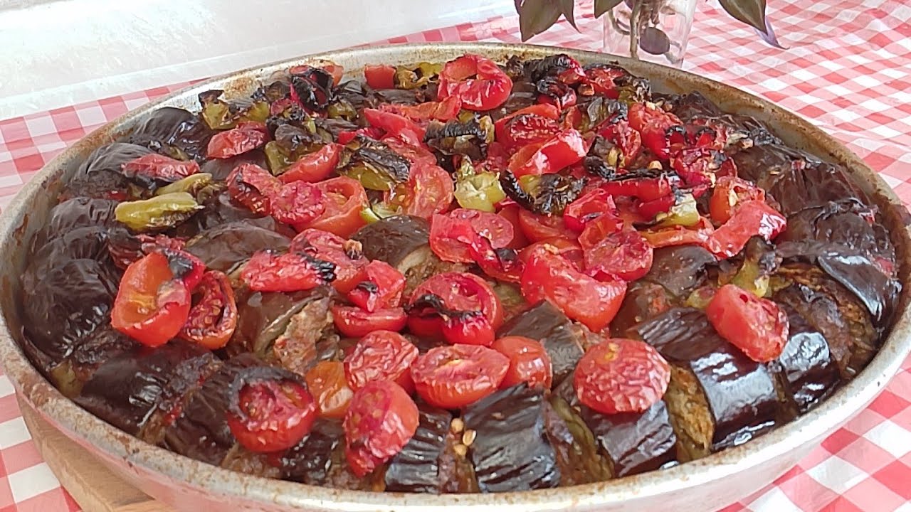 Antep Tepsi Patlıcan kebap tarifi nasıl yapılır!  Pratik yapımı ve damak çatla tır muhteşem güzel..