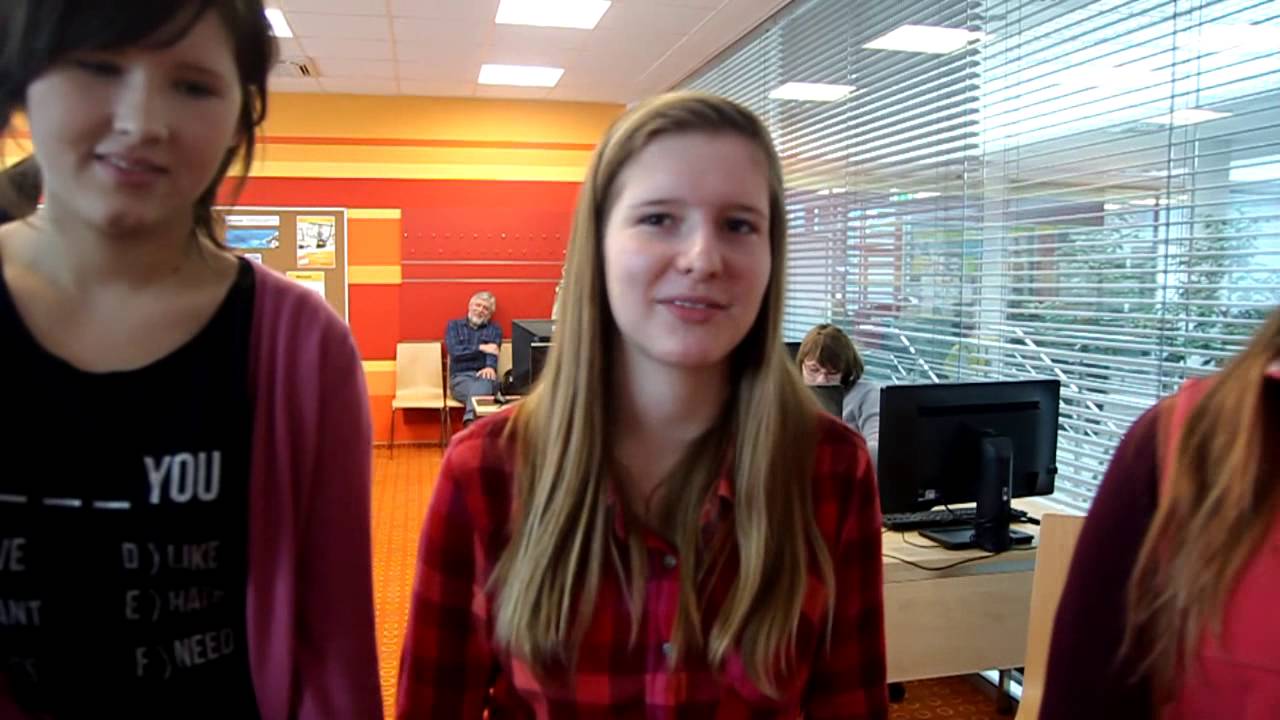 SPŠOA UH.BROD 2013: Žákyně ZŠ Slavičín při návštěvě naší školy (www.spsoa-ub.cz)