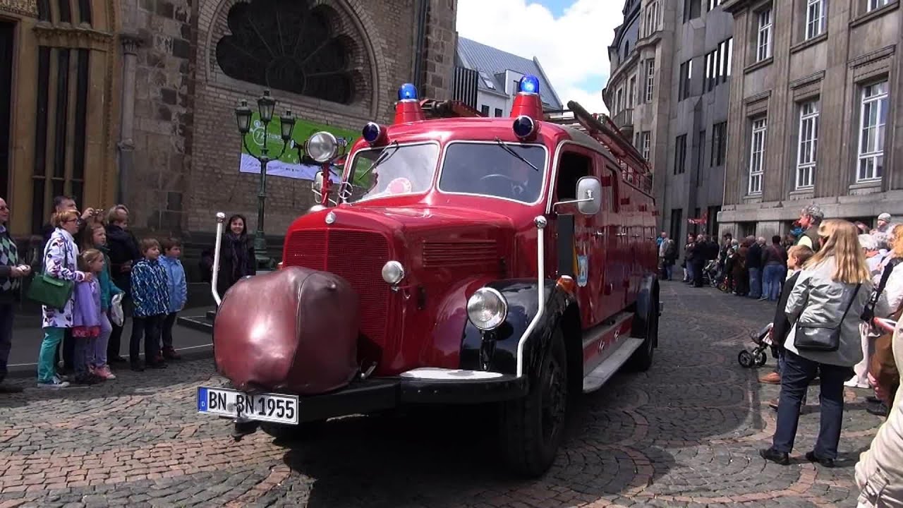150 Jahre Feuerwehr Bonn - Festumzug mit Oldtimern