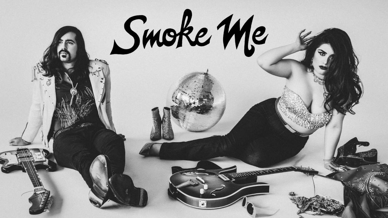 Les Deuxluxes -  Smoke Me (audio)