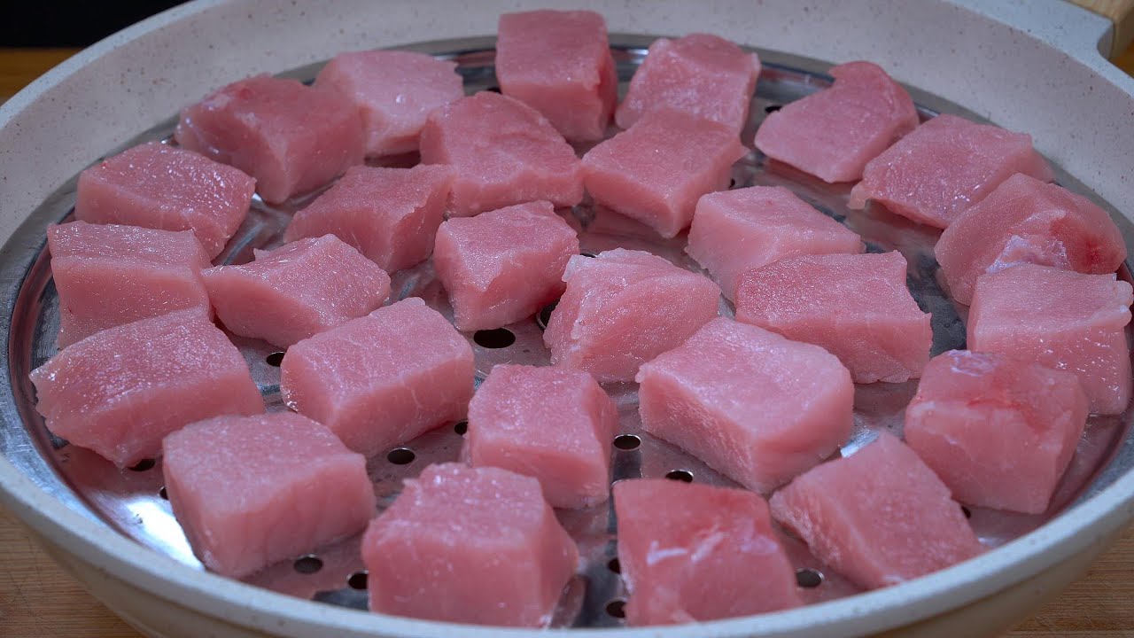 我家瘦肉从不红烧，切成小块放锅里蒸一蒸，瞬间变成一道特色美食，下酒又下饭，香#like #food #cooking #recipe