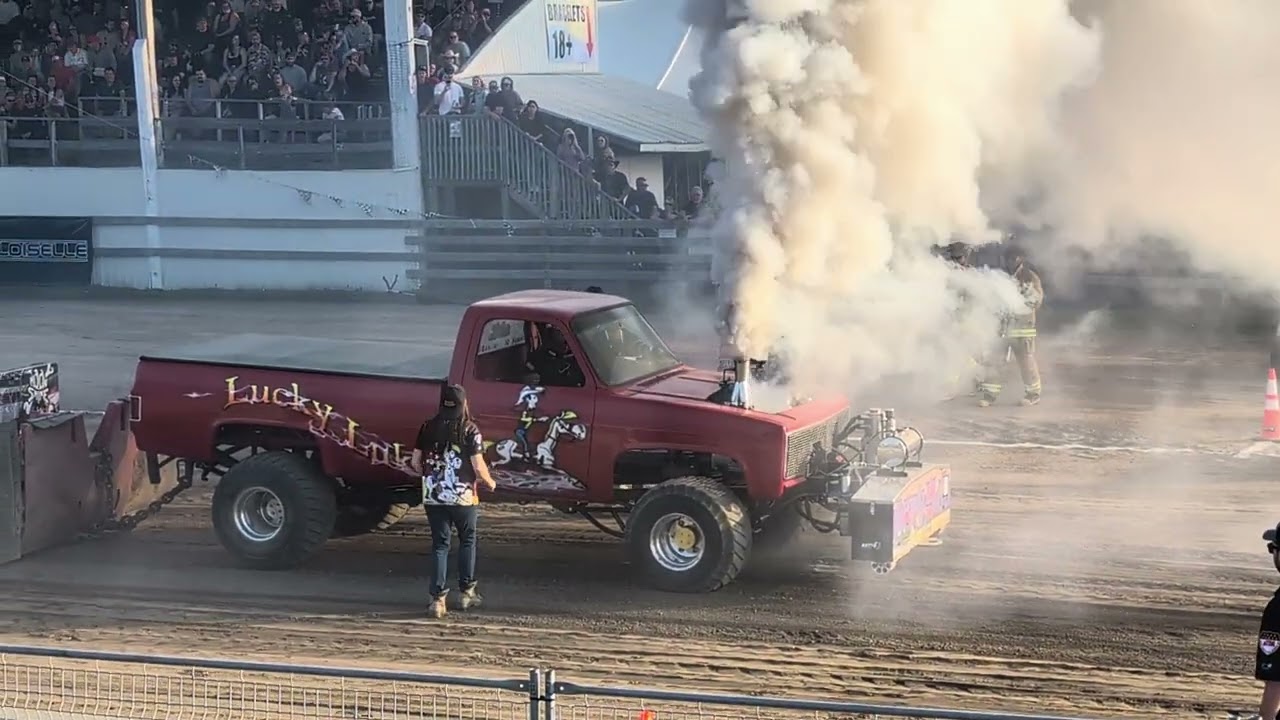 Ormstown Fair, QC Canada - Truck pull 2025, "runaway engine" Lucky Luke