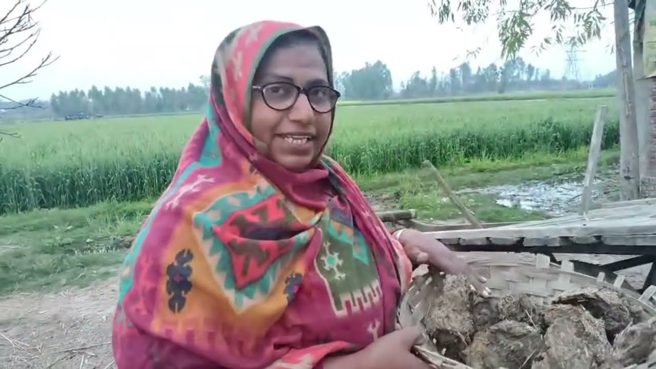 ਸ਼ਾਮ ਦੇ ਸਮੇਂ ਕਣਕ ਨੂੰ ਪਾਣੀ ਲਗਦਾ ਪਿਆ।