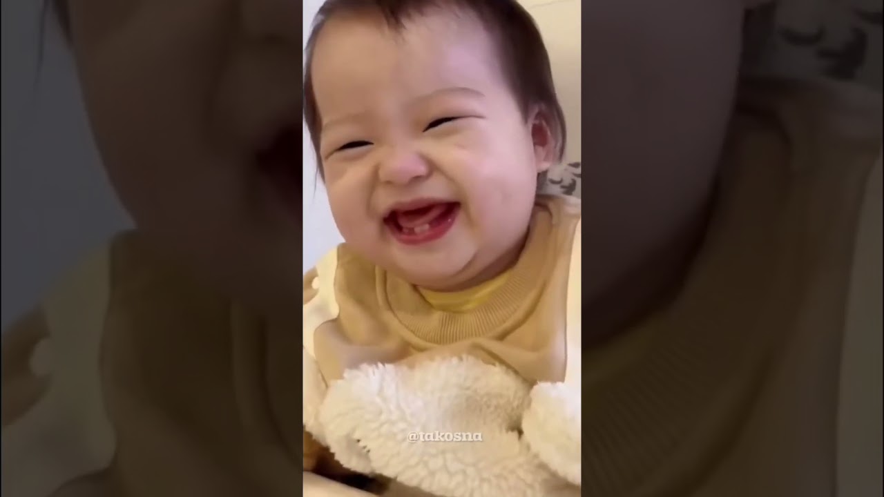 Bebe Gracioso Haciendo Reir #baby #bebefeliz #beb&eacute;feliz #humormemes #chistes #babyshorts #babylove
