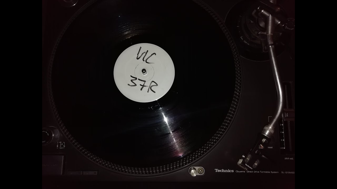 Unknown Jungle White Label   VLC37R   Leave Me Alone - B2