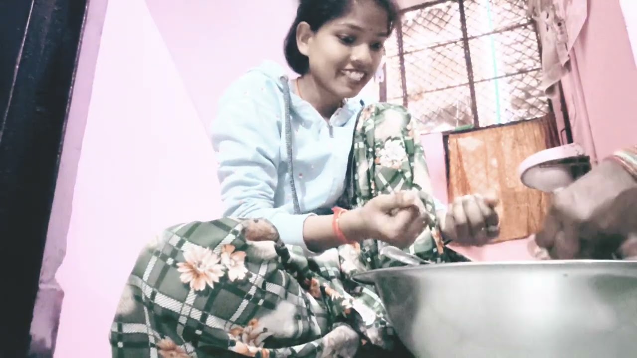 New vlog 🫴 aaj mujhe man Kiya Tel ka laddu💯🤪 khane ko👍#YouTube vlog #nishaunique 