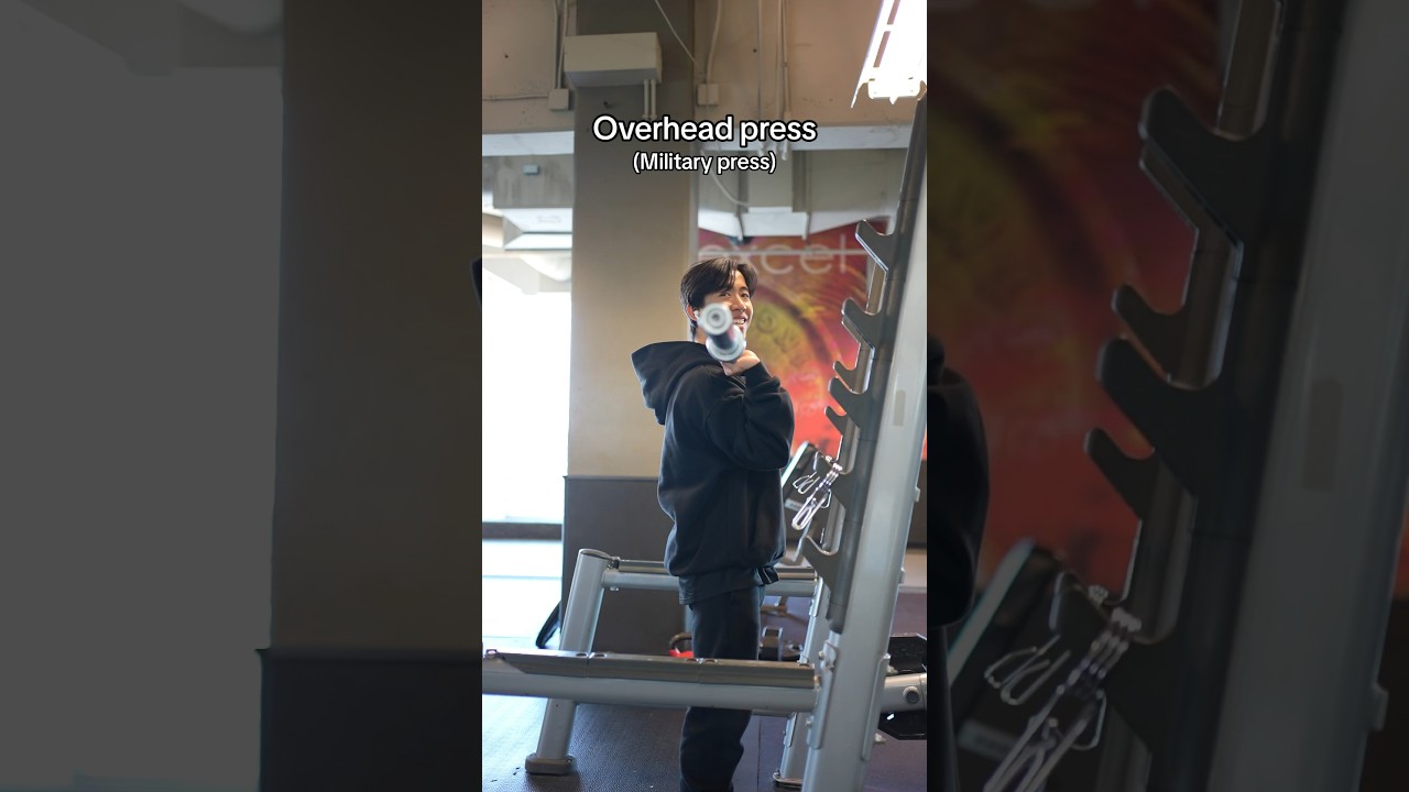 How to Overhead Press Correctly (Military Press)