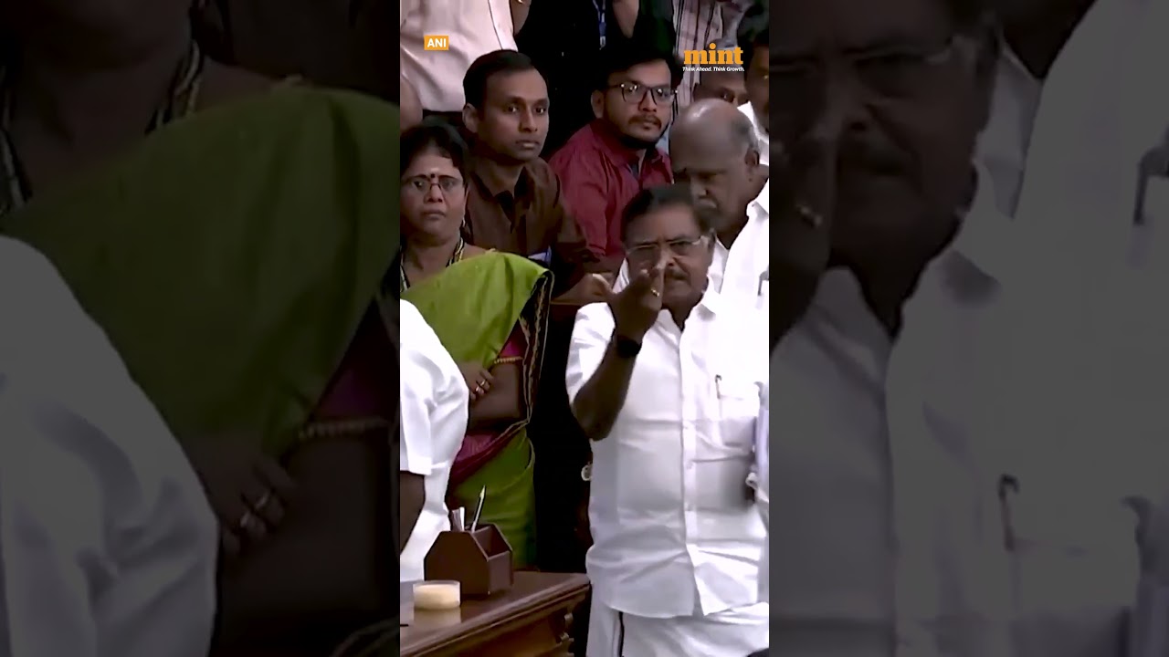 #DMK MLAs Stage Mass Walkout During #TamilNadu CM #Vijay&rsquo;s Assembly Address | #WATCH