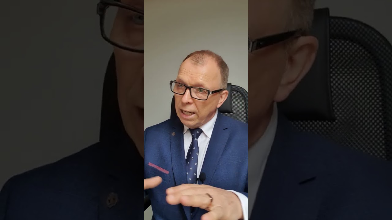 Телефон забрали — теперь он свидетель\\ Бизнес-адвокат Павел Тылик