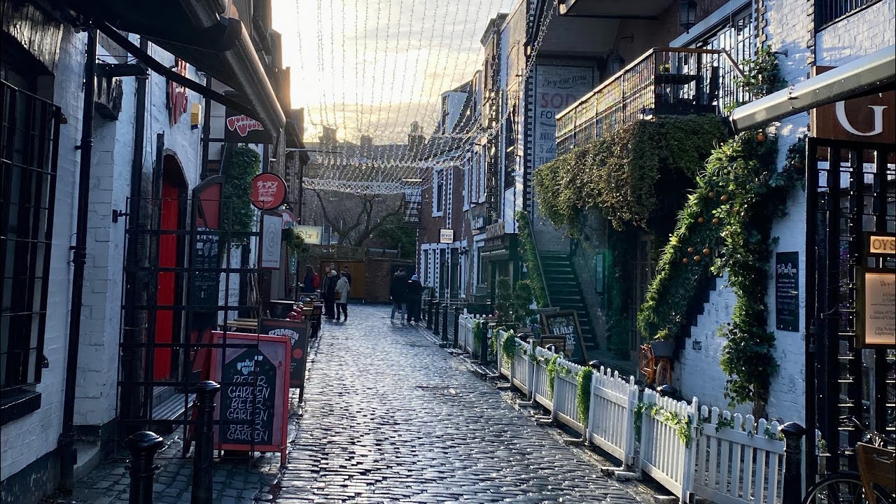 Glasgow West End | Ashton Lane | Dowanside Lane | Glasgow| Scotland