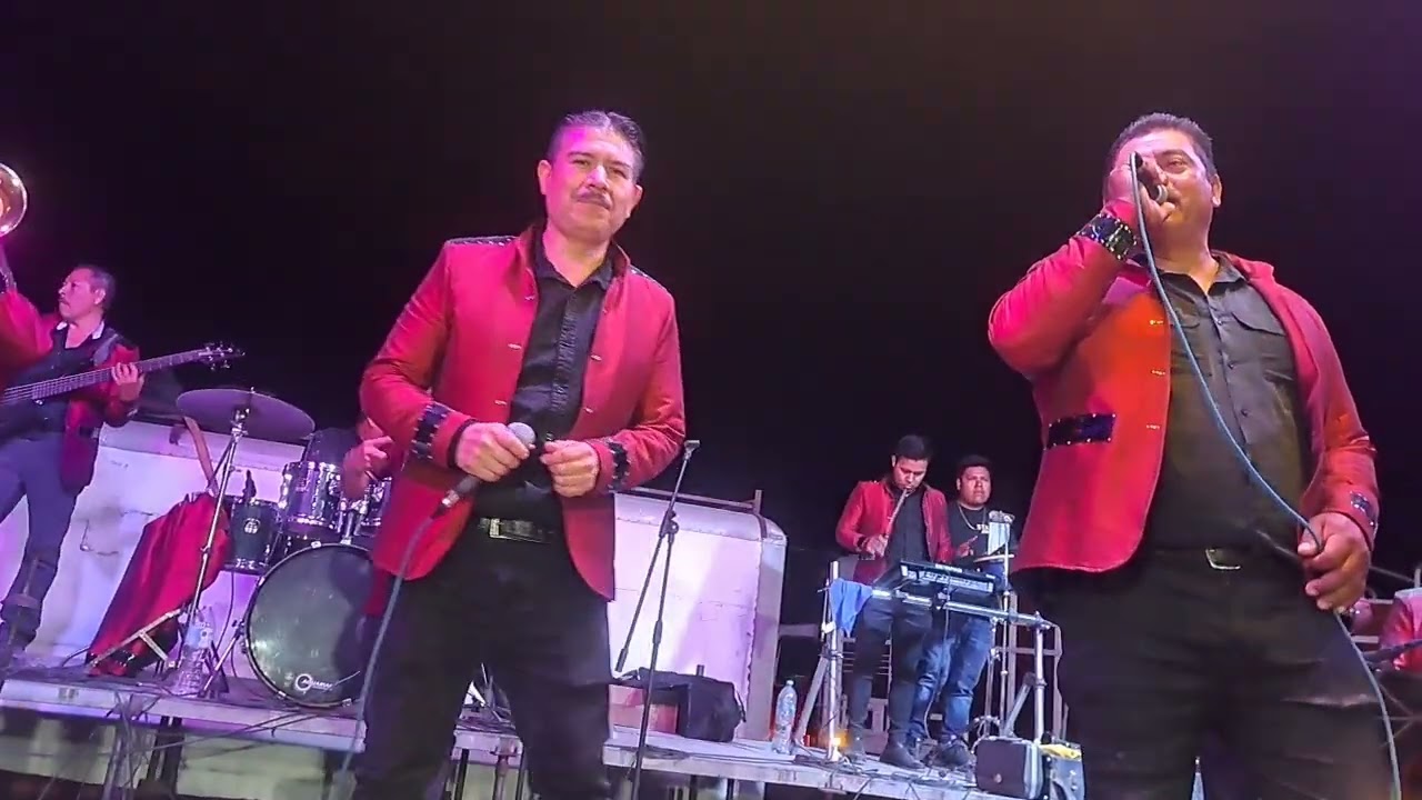 Banda la Familia en vivo Presa de Tierra jal. Cumbias Movidas