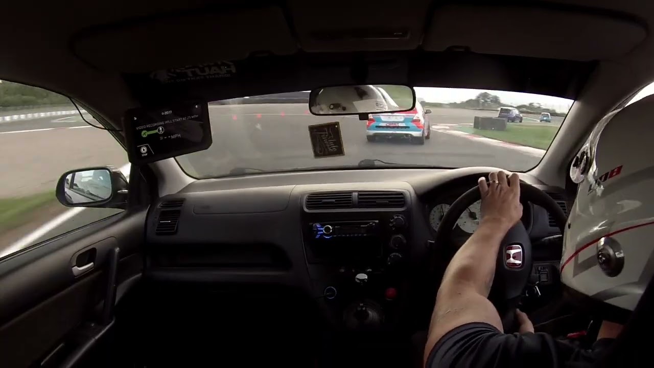 Civic ep3 playing on track at Donington Park 21st July