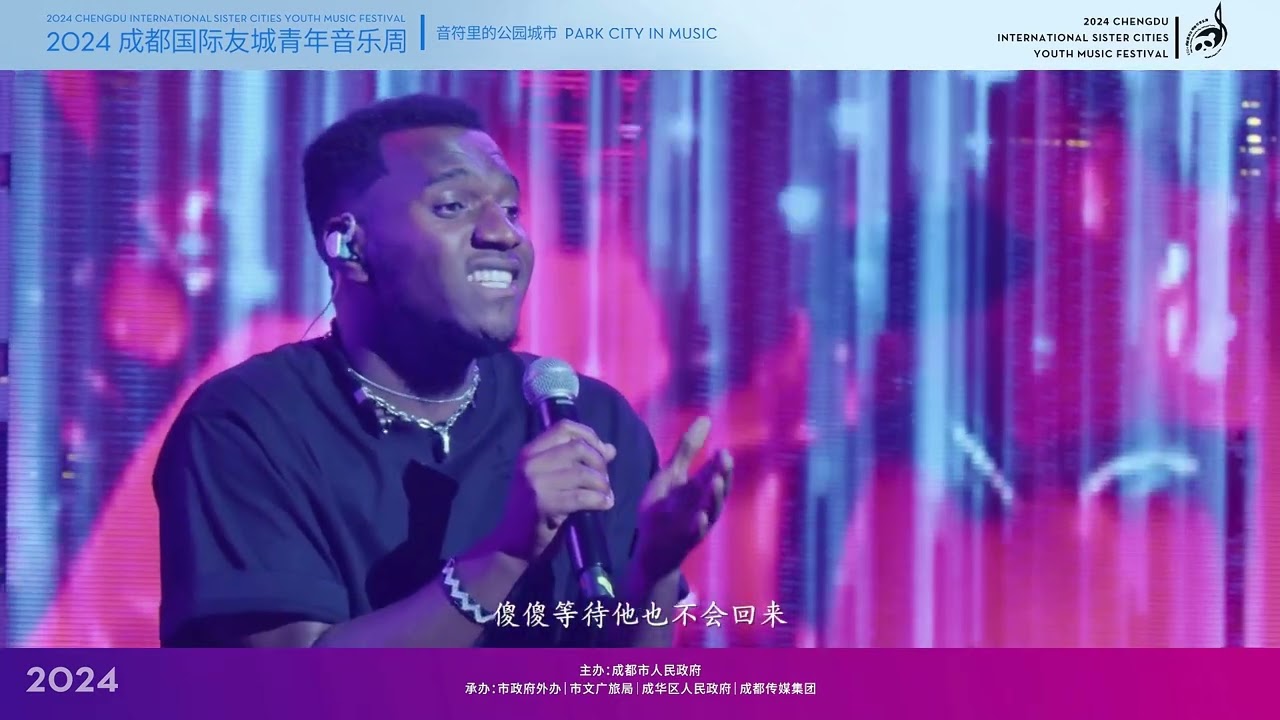 我们刚到中国就参加了一个公益活动唱了一首心太软，前奏一响，全场都跟着唱了起来，这感觉太棒了！