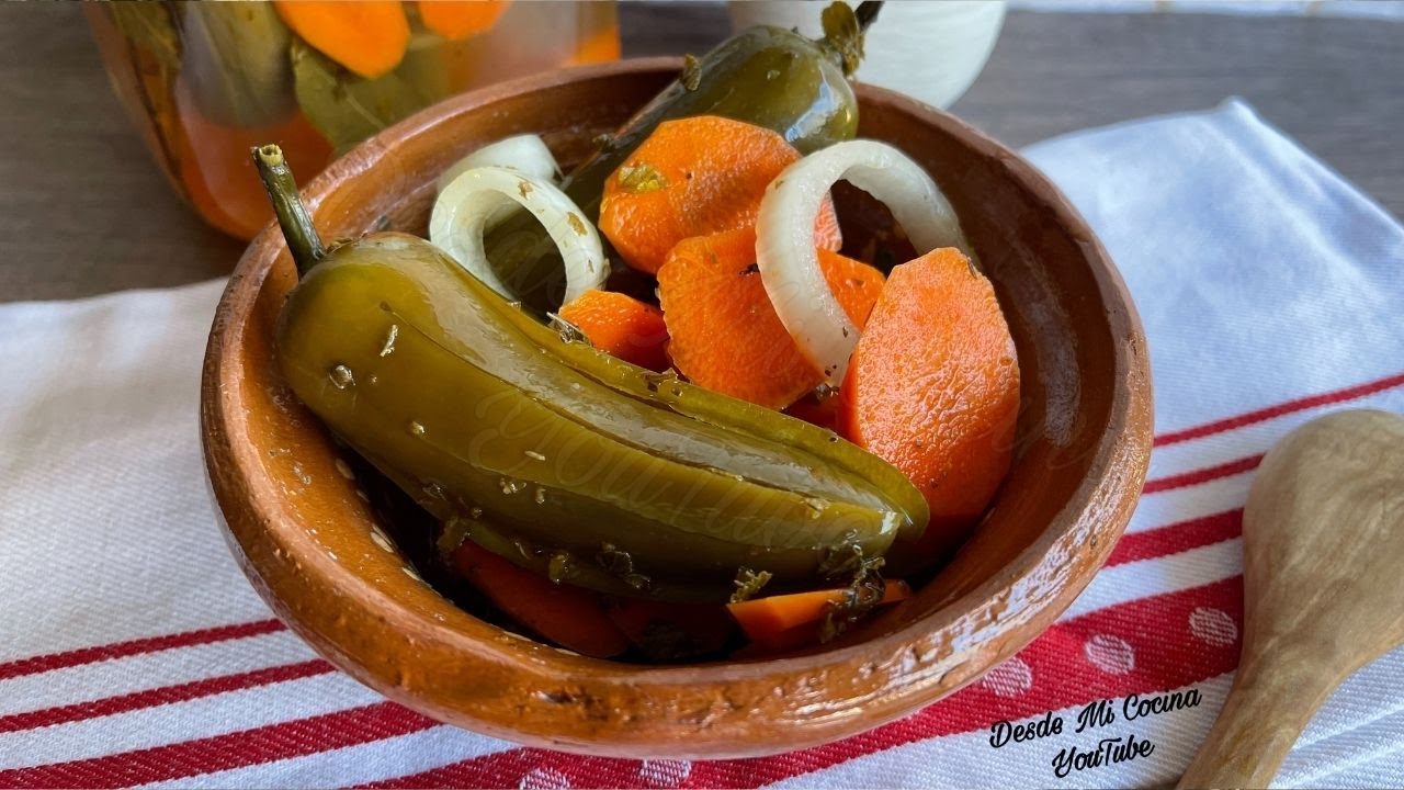 CHILES JALAPEÑOS CURTIDOS EN VINAGRE * Sin usar la ESTUFA* || DESDE MI COCINA by Lizzy