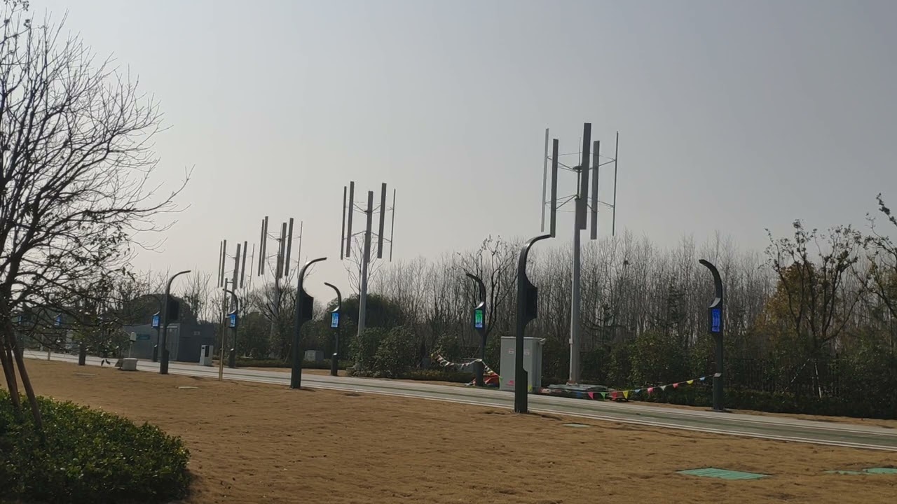 Trụ gi&oacute; trục đứng đem đến nguồn năng lượng điện v&ocirc; hạn.
