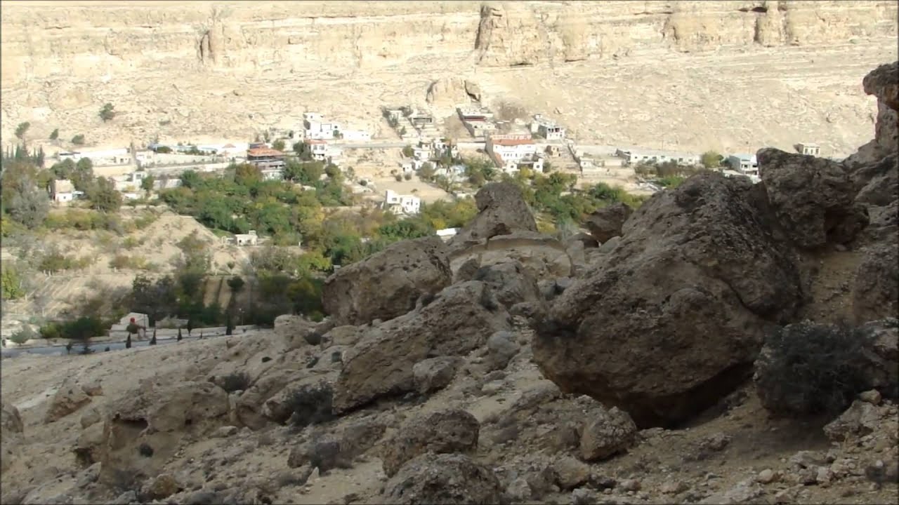 ياجبل البعيد خلفك حبايبنا