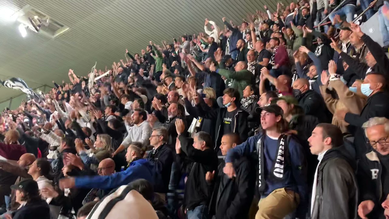 CURVA FERROVIA 22/10/21 “chi non salta è genoano”