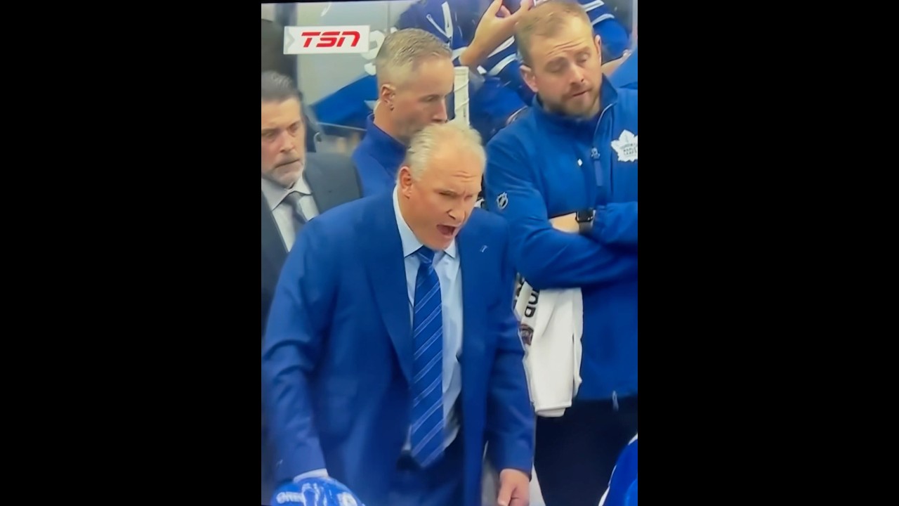 Craig Berube tells Auston Matthews what he thinks about his play. Hope it will work in the long run.