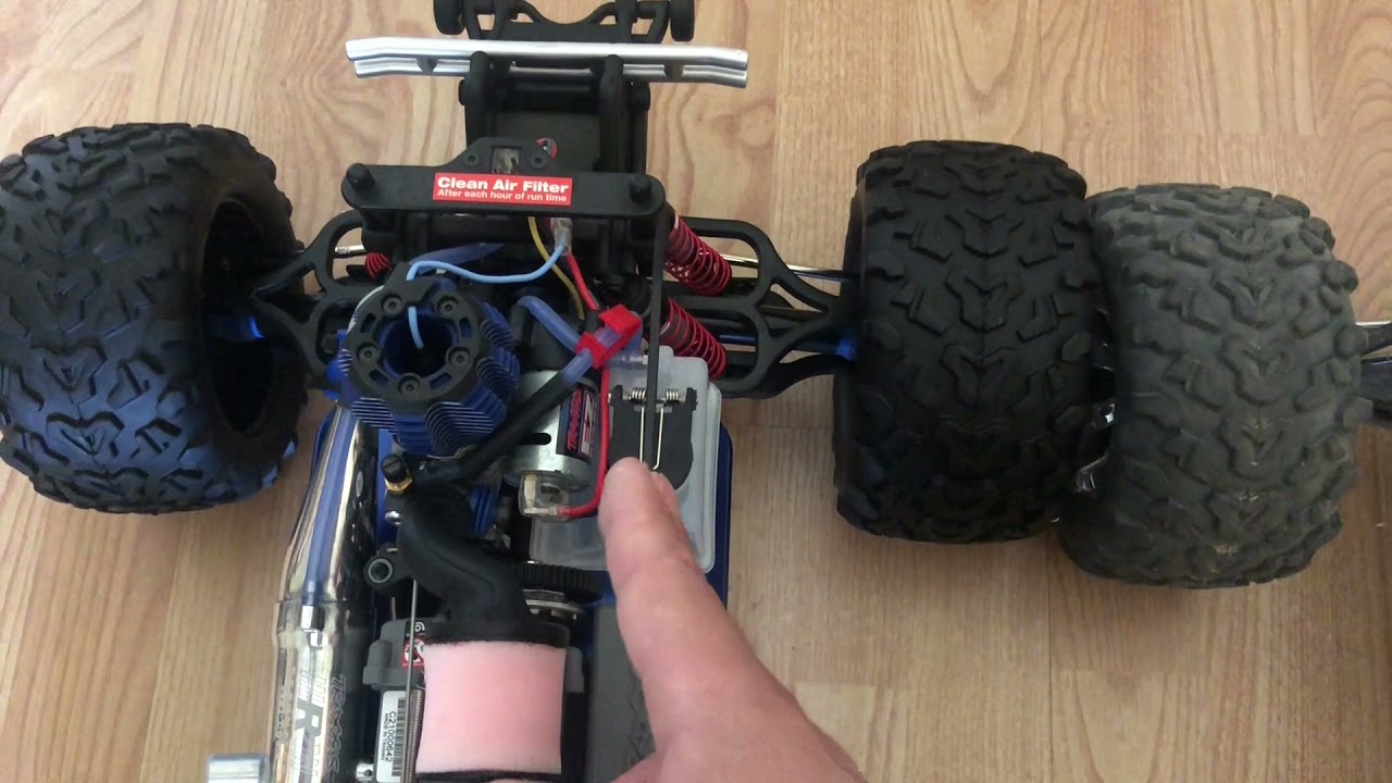 Traxxas T Maxx 3.3 Nitro Part 2 Side By Side with Revo 3.3 Nitro