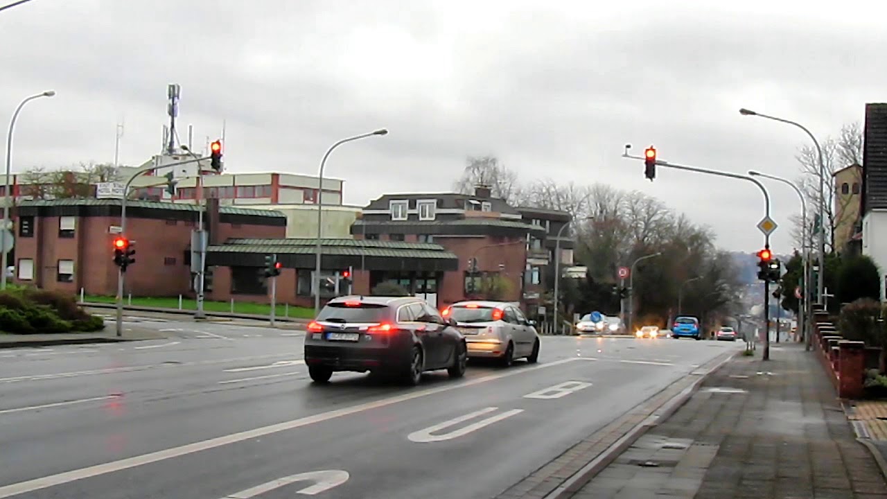 Ampel mit Busampel an der großen T-Kreuzung: Geilenkirchener Straße/Bierstraße, Herzogenrath