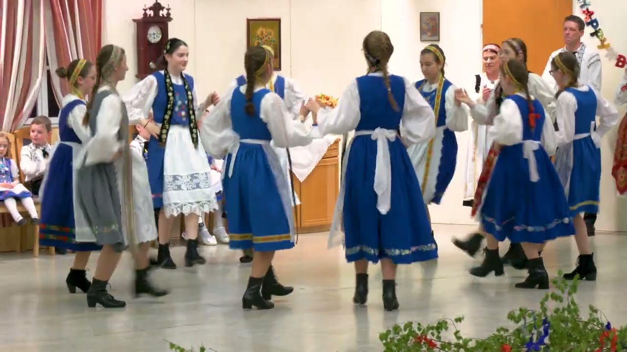 Hetlinger Bandritter - Volkstanz - Siebenbürgische Teenagertanzgruppe Wiehl/Bielstein