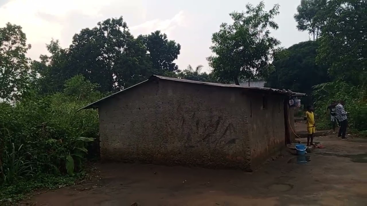 belle parcelle à vendre dans la c/de maluku menkao marché 12m/30m 2200$ à discuter+243810217497