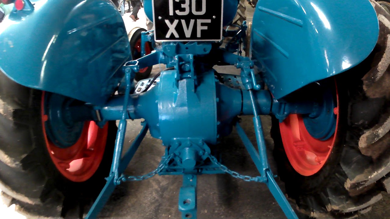 1960 Fordson Dexta 2.4 Litre 3-Cyl Diesel Tractor (32 HP)