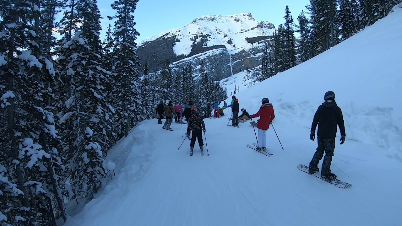Skiing down Sunshine Village on Banff Ave | Skiing in Banff