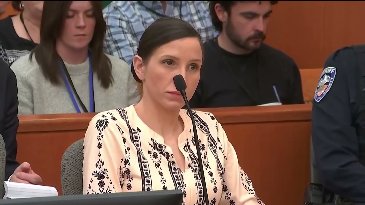 Детектив зачитывает присяжным письмо 