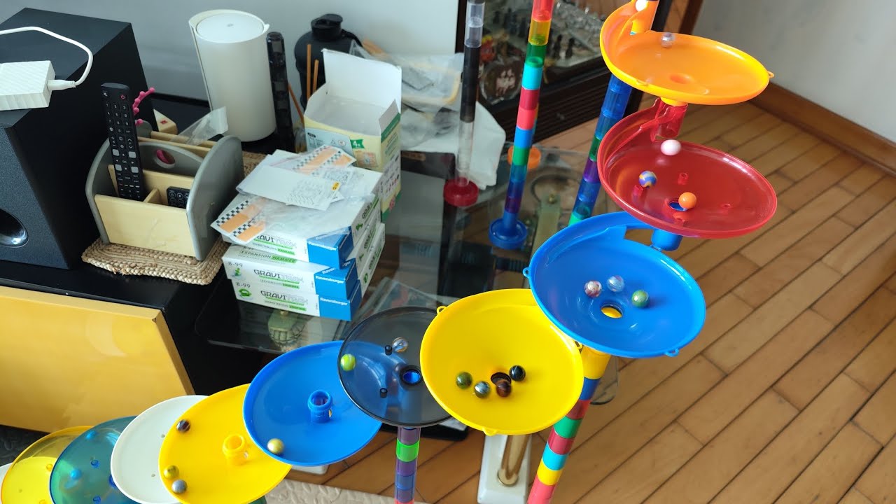 Funnel Spinning Marble Run with 45 marbles!