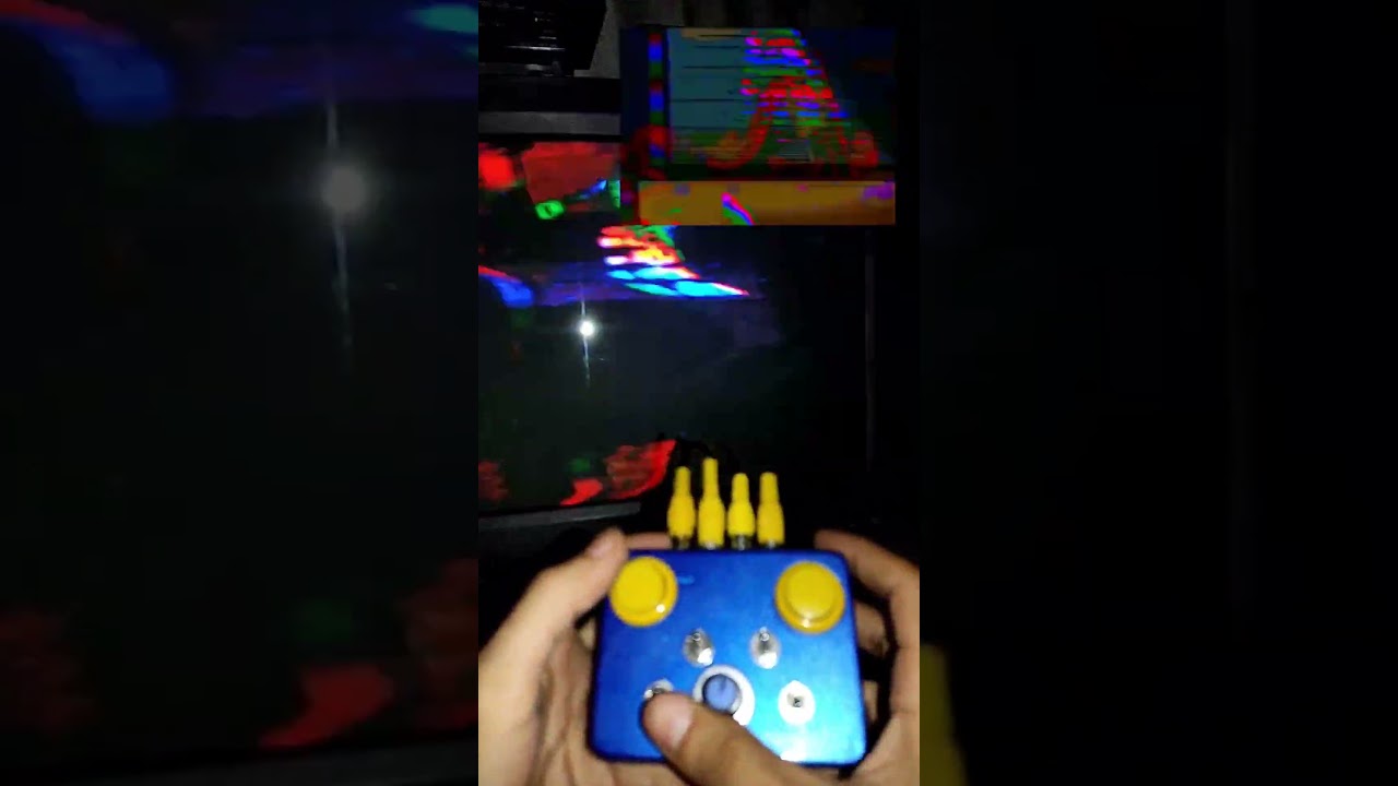 ottosia mezcladora de v&iacute;deo MAG showcase #circuitbent #visuals #dirtyvideo #vhs #nostalgia #diy