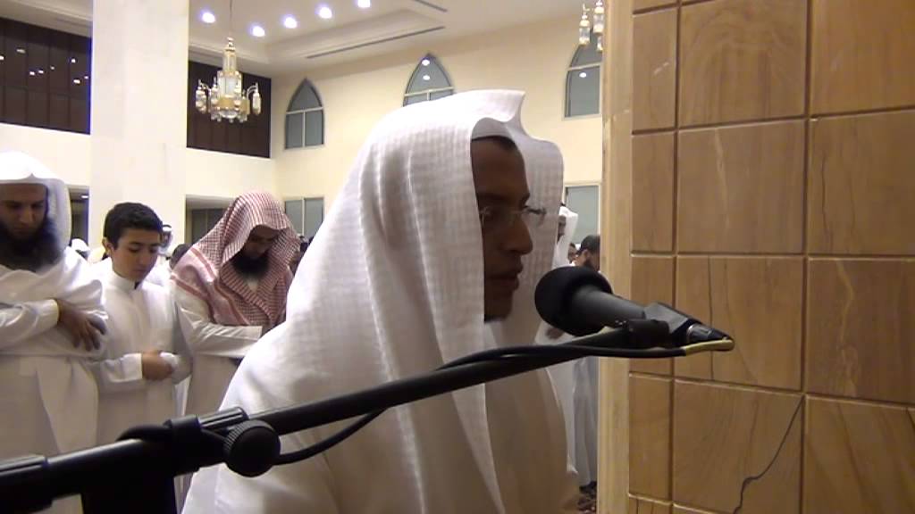 القاريء / محمد الغزالي على صلاة العشاء ( كامل )