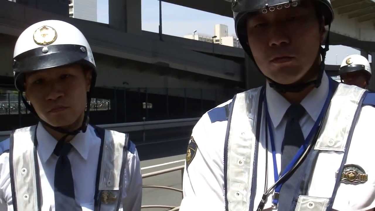 本当のことが言えない国｜Ｒ357で速度取締りをする警察官に職務質問