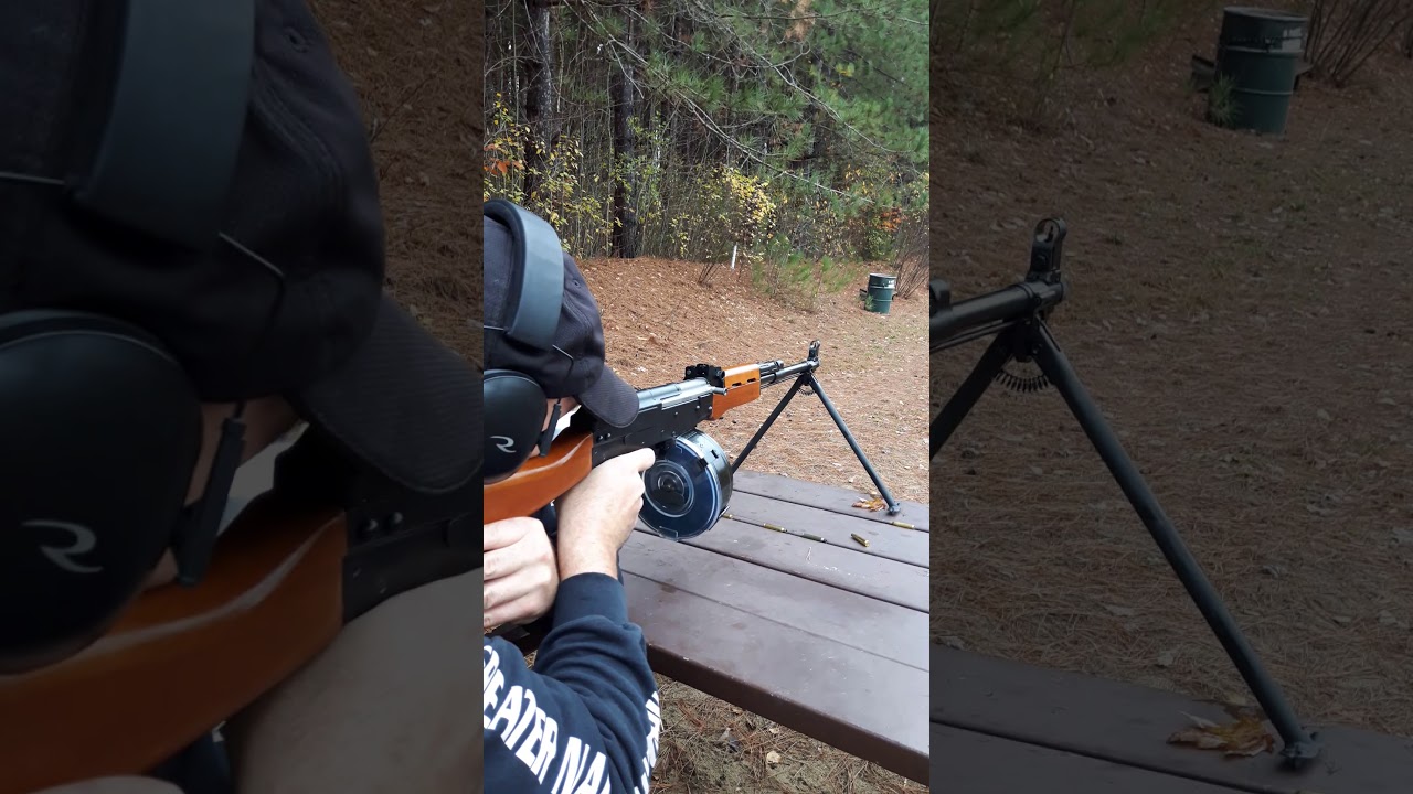 Type LMG 81 with AK47 Drum mag