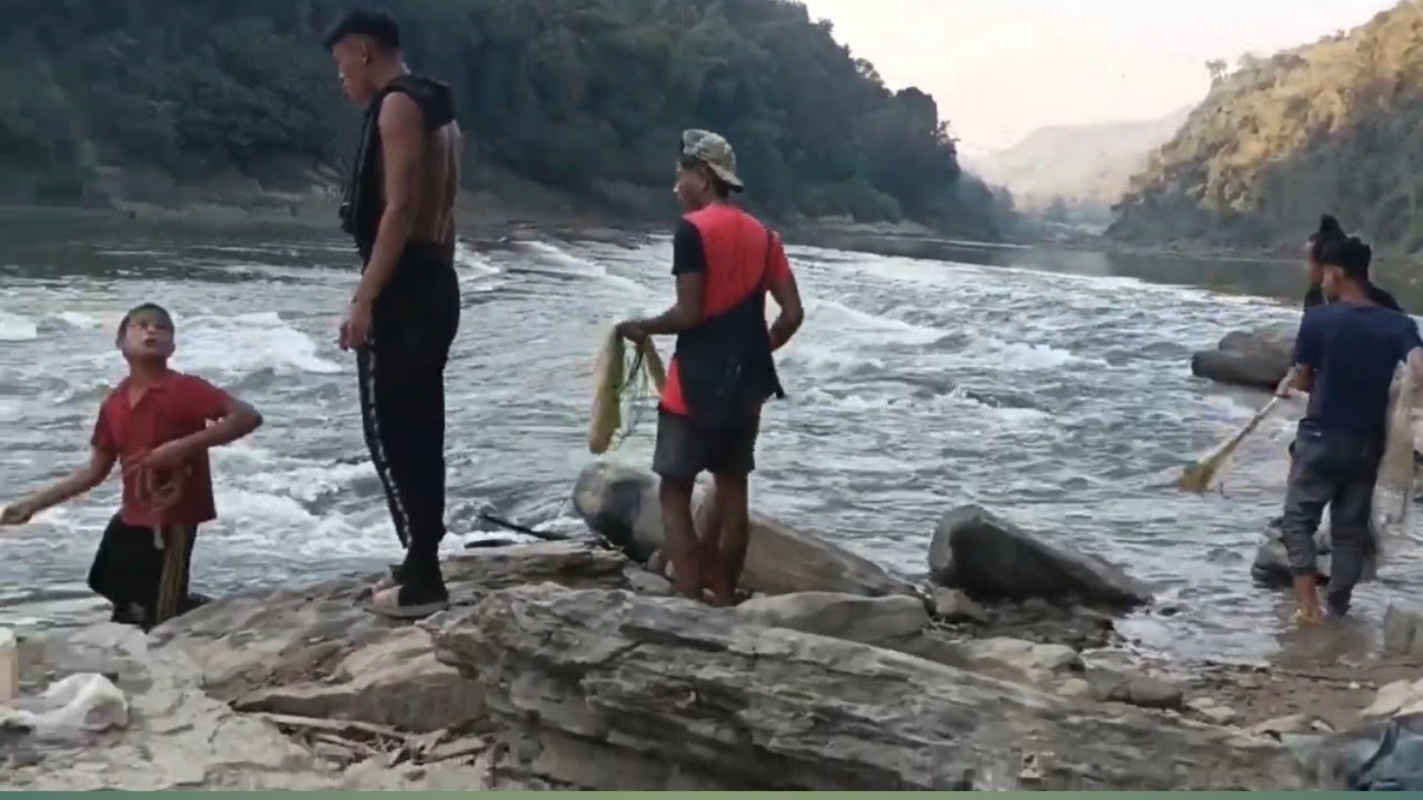Cast net fishingllSmall fishllRiver fishing.🐟