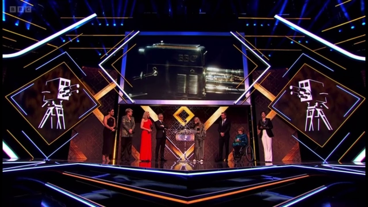 Beth Mead wins SPOTY 2022.